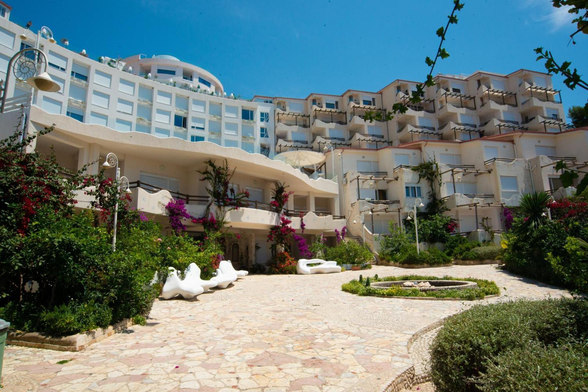 Bougainville Bay Apartments Sarandë Eksteriør billede