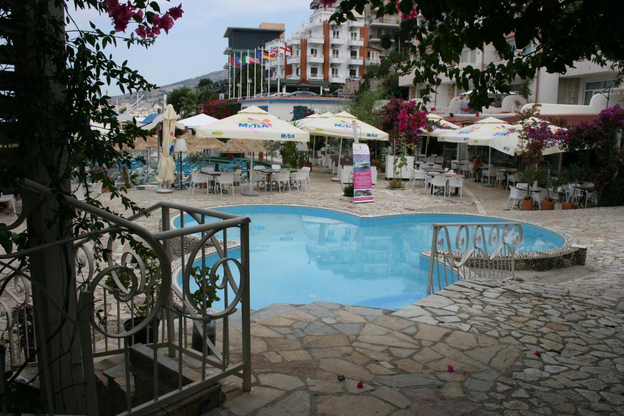 Bougainville Bay Apartments Sarandë Eksteriør billede