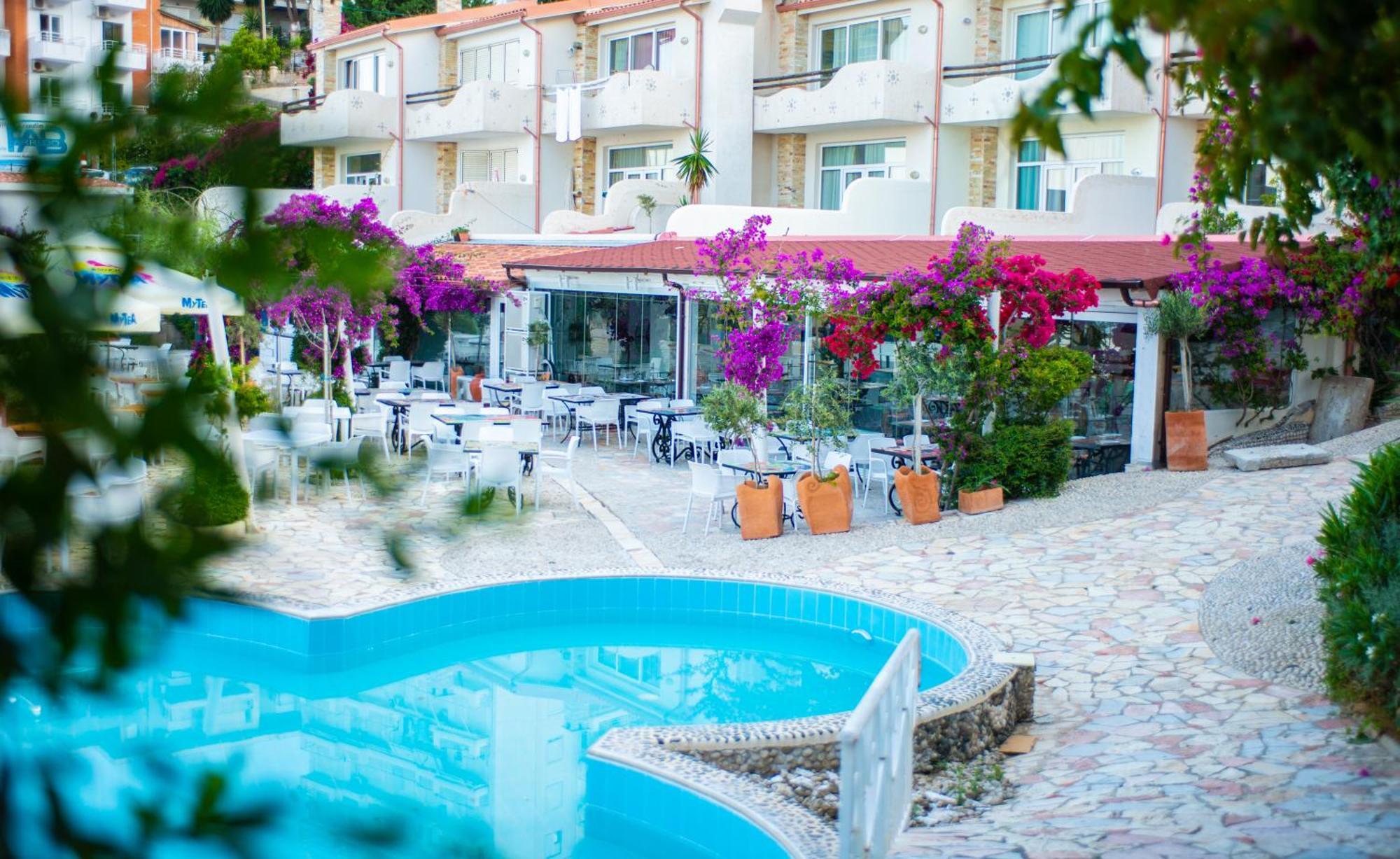 Bougainville Bay Apartments Sarandë Eksteriør billede