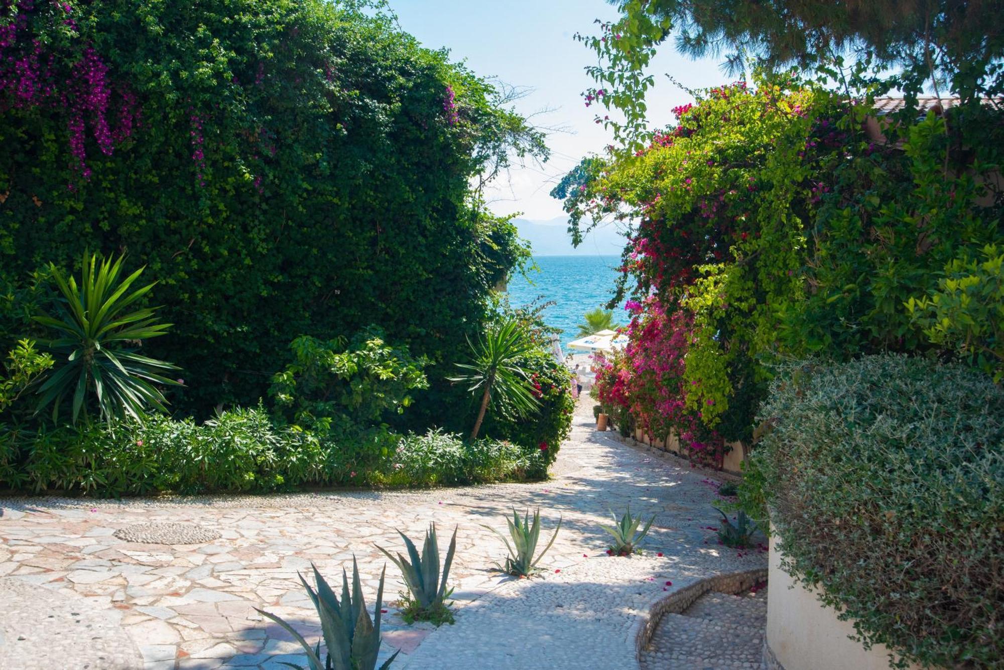 Bougainville Bay Apartments Sarandë Eksteriør billede