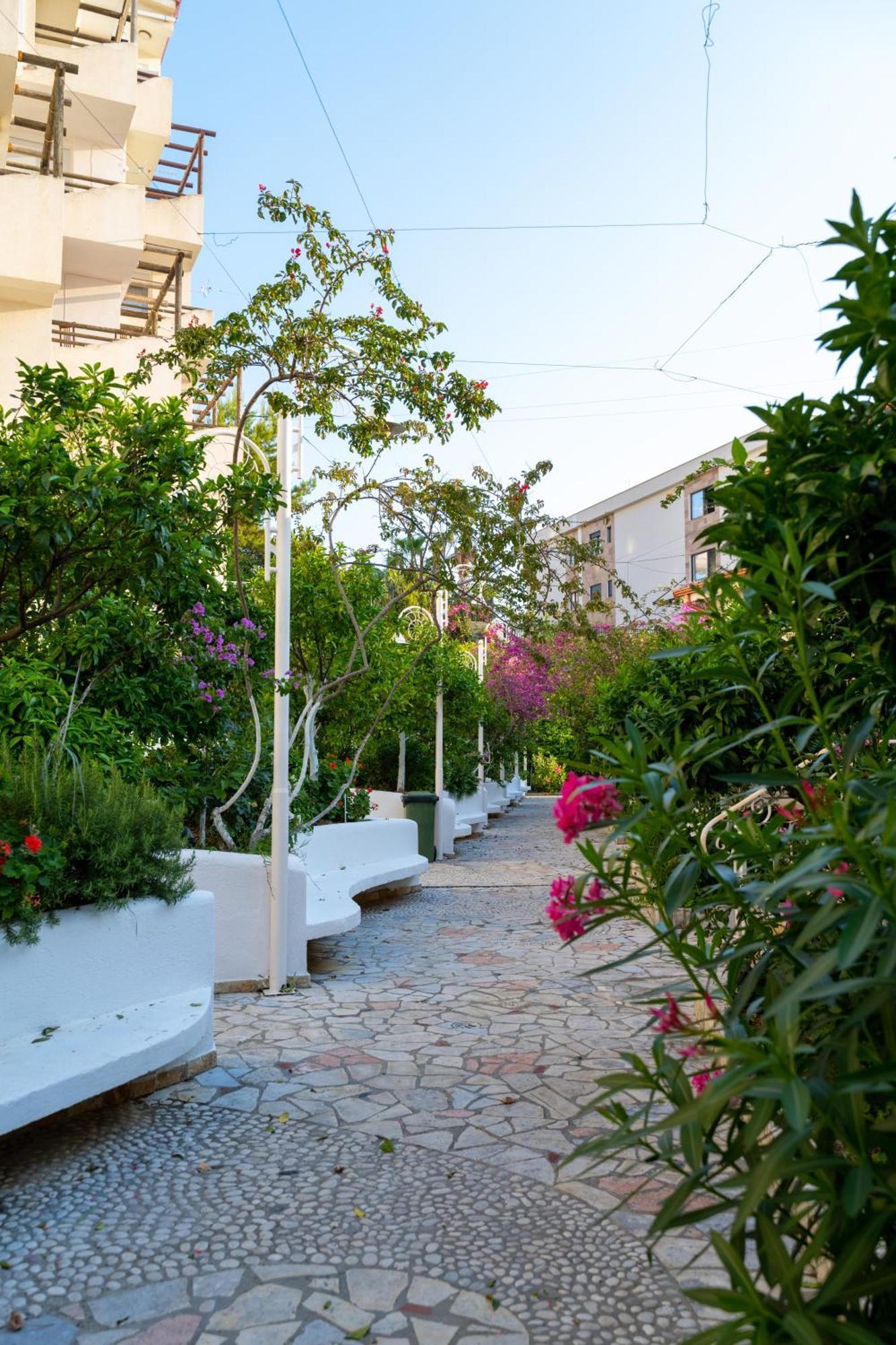 Bougainville Bay Apartments Sarandë Eksteriør billede